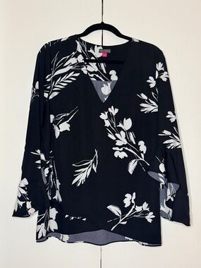 Vince Camuto Floral Whispers Flutter-Sleeve Blouse